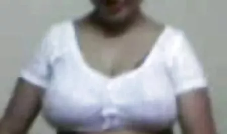 Die blonde Hausfrau Lexxi Meyers reife geile schlampen fickt einen glücklichen Geek