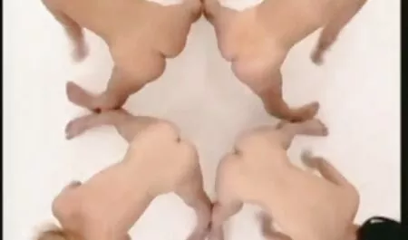 Gefangene Mutter spielt mit ihrem Arsch.M13 reife oma sex