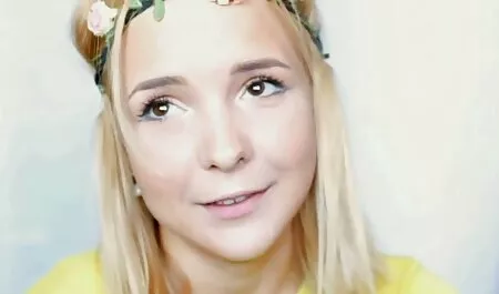 Brünette mit frechen Titten liebt es, ihre pornos ältere damen Muschi von einer Sexmaschine hart gefickt zu bekommen