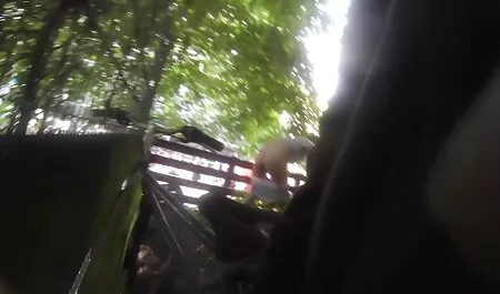 Cutie im Latexanzug spielt mit scharfe reife damen der Schlampe