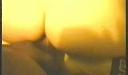 Blondine in Gläsern stöhnt vor Aufregung, als sie reife geile frauen ab 50 geschraubt wird