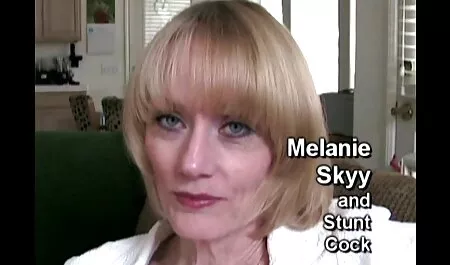 Die blonde Süße geile nackte reife weiber Victoria White fickt einen Fremden