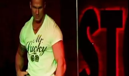 Weißer Arsch gibt Muschi pornos reife damen zum schwarzen Schwanz