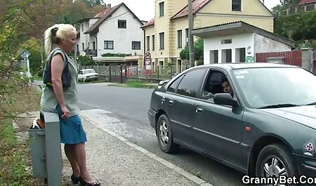 Adriana Chechik lutscht reife frauen geil großen Schwanz vor dem Sex