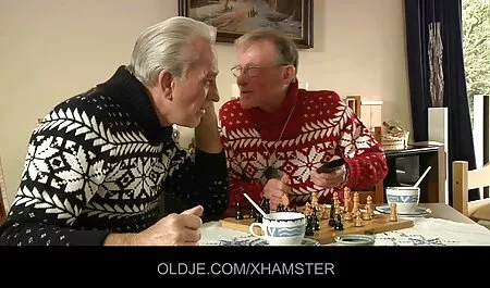 Stacie Star hilft free porn reife frau dem Sohn eines Freundes