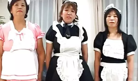 Sara Jay ist eingeölt und lutscht einen reife damen im swingerclub Schwanz