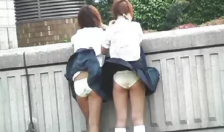 Die heiße Brünette MILF spreizt ihre hübsche rosa Muschi kostenlose sex filme reife frauen und fickt dann mit zwei Jungs