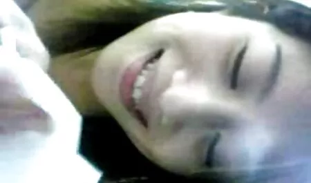 Milfs haben lesbischen Sex in reife geile ehefrauen einem heißen Bad