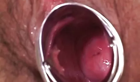 Junge Brünette und Blondine lecken deutsche geile weiber und fingern