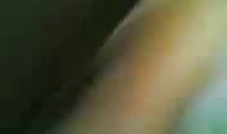 Unter Bäumen reife geile