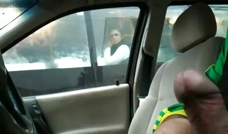 Roxanne Rae nimmt einen schwarzen geile reife brüste Schwanz tief in ihren Arsch