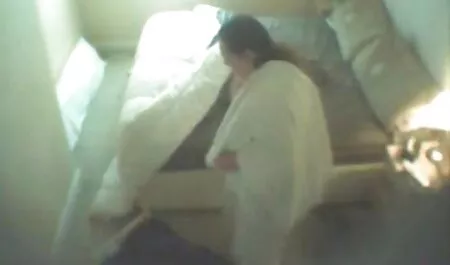 Heißes Teen sexvideos mit reifen frauen aus Weißrussland spielt im Chat