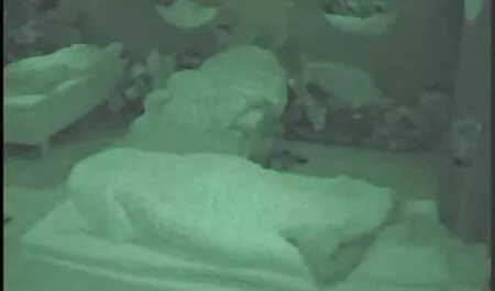 Skinny Babe hat ihren heisse reife frauen Arsch aufgespießt