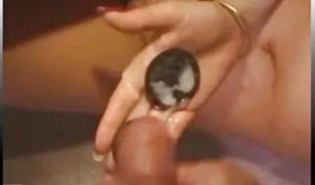 2 ERSTAUNLICHE Mädchen pornos für ältere zeigen